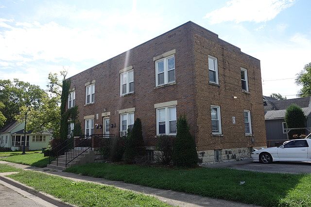 2nd image of 714 W Washington St