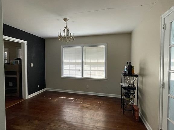 2nd image of 2210 Glynndale Dr
