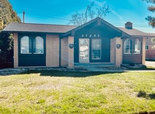 27257 Roney Ave, Brownstown, MI 48183