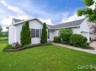 415 Tallgrass Dr NE, Cedar Springs, MI 49319