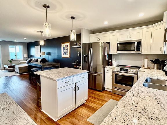 3rd image of 470 Deerfield Lndg #6C