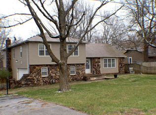 2546 S Blackman Rd, Springfield, MO 65809