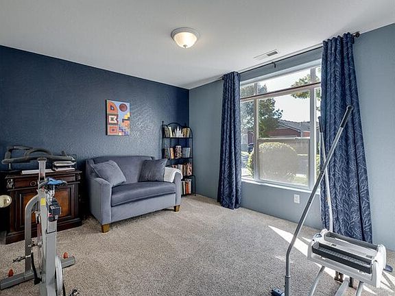 4th image of 2537 Parkwood Village Ln
