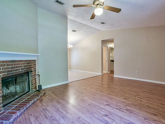 3rd image of 2303 Via Sardinia St