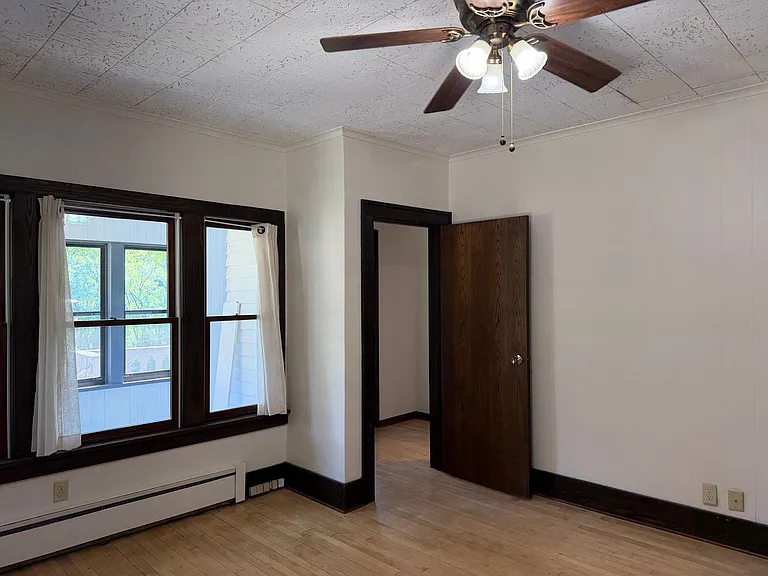 131 S Main St — Photo 14