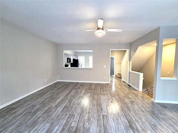 5th image of 3989 Howell Park Rd