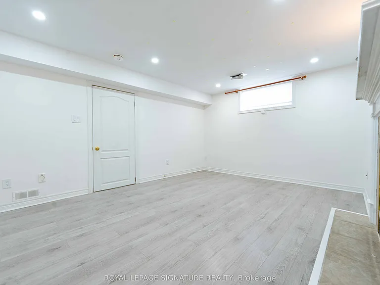 4742 Creditview Rd — Photo 13