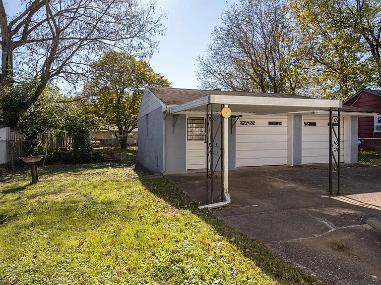 1220 Hammond Ave — Photo 24