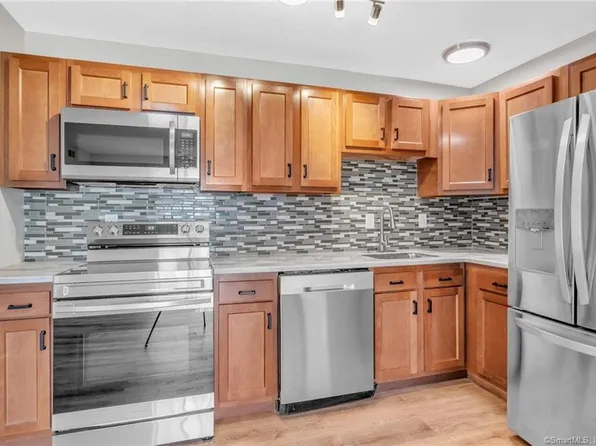 68 Main Street #C3, Windsor Locks, CT 06096