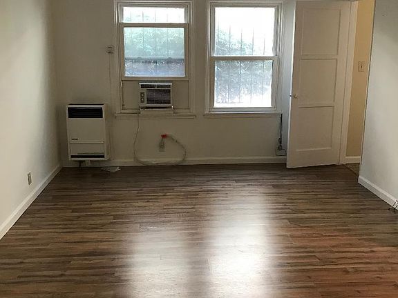 2nd image of 4925 Beverly Blvd APT 4