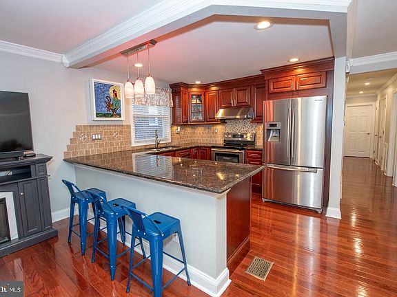 3rd image of 8734 Frontenac St