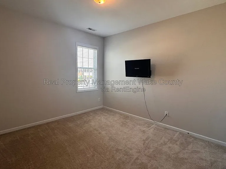 1365 Regulator St — Photo 23
