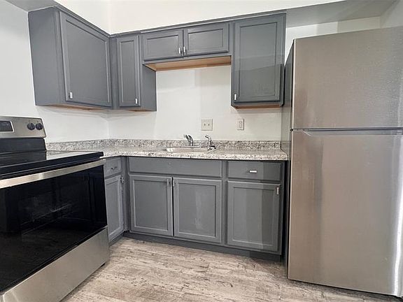 5th image of 2125 Edmund Ave