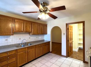 225 Holland St #2B, Somerville, MA 02144