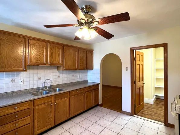 225 Holland St, Somerville, MA