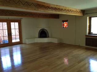 1446 Miracerros Loop S, Santa Fe, NM 87505