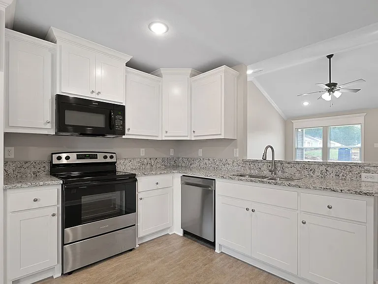 713 Timberline Rd — Photo 9