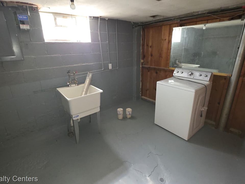 8640 Harding St, photo 15