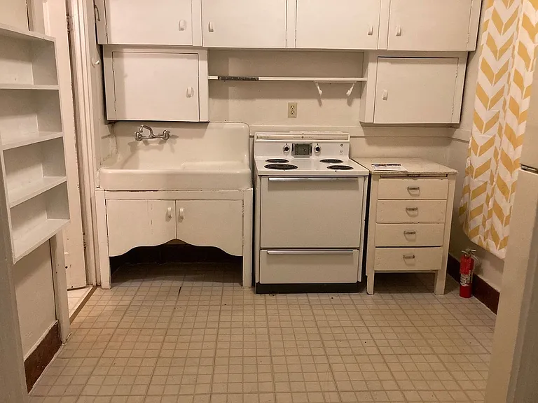 545 NE Oak St — Photo 6