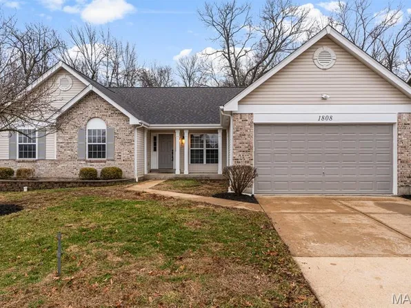 1808 Westlake Ct, Pacific, MO 63069