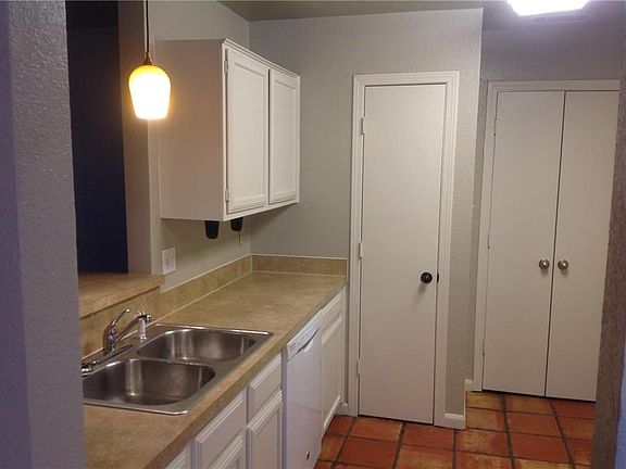 3rd image of 1209 Coker Dr