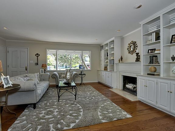 2nd image of 692 Benvenue Ave