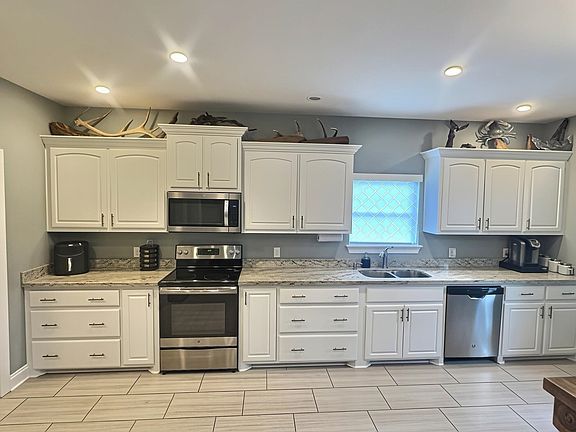 3rd image of 361 Ann Terrace Ave