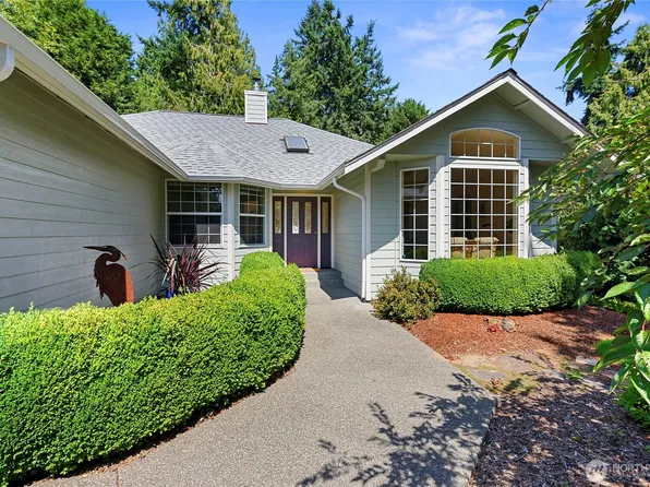 20724 Gerald Cliff Drive NE, Indianola, WA 98342