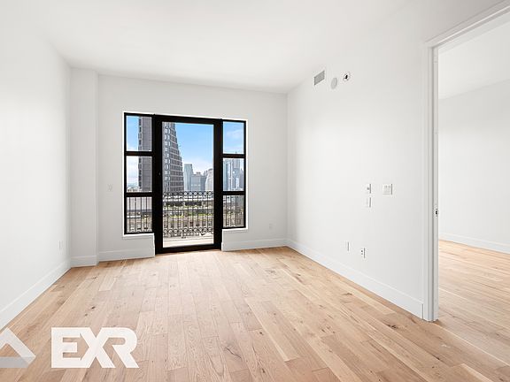 4th image of 69 Adams St #23M