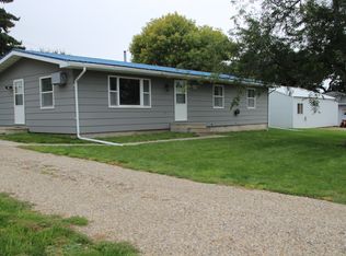 712 Dobson Ave, Armour, SD 57313