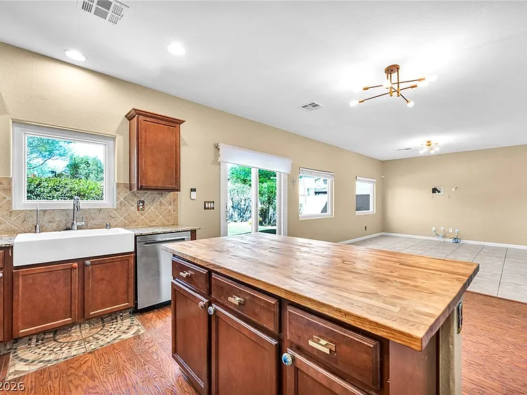6049 Paddleboat St — Photo 13