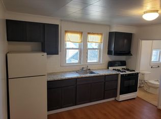 76 Friend St #5, Amesbury, MA 01913