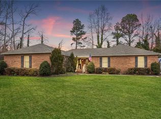 14 Valmoore Dr, Poquoson, VA 23662