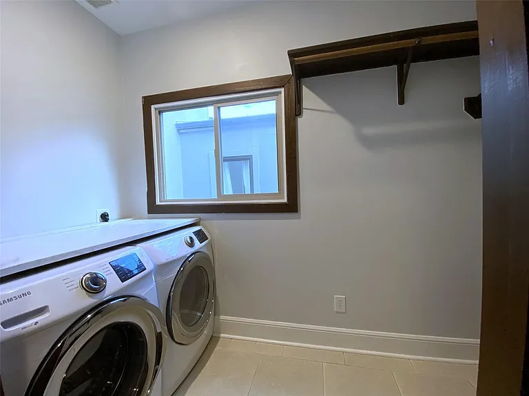 1012 Crocker St — Photo 38