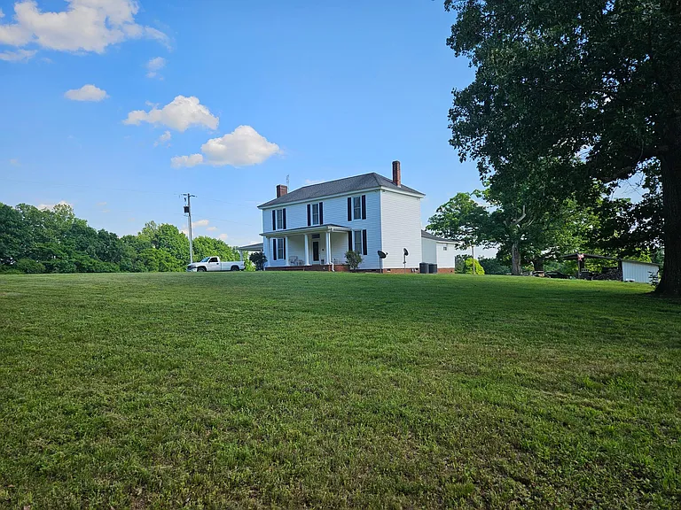 22864 Prince Edward Hwy — Photo 4