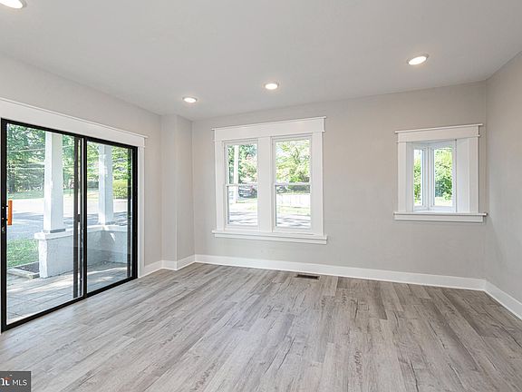 5th image of 30 Chester Ave