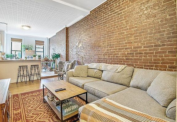 2nd image of 520 E 85th St APT 4W