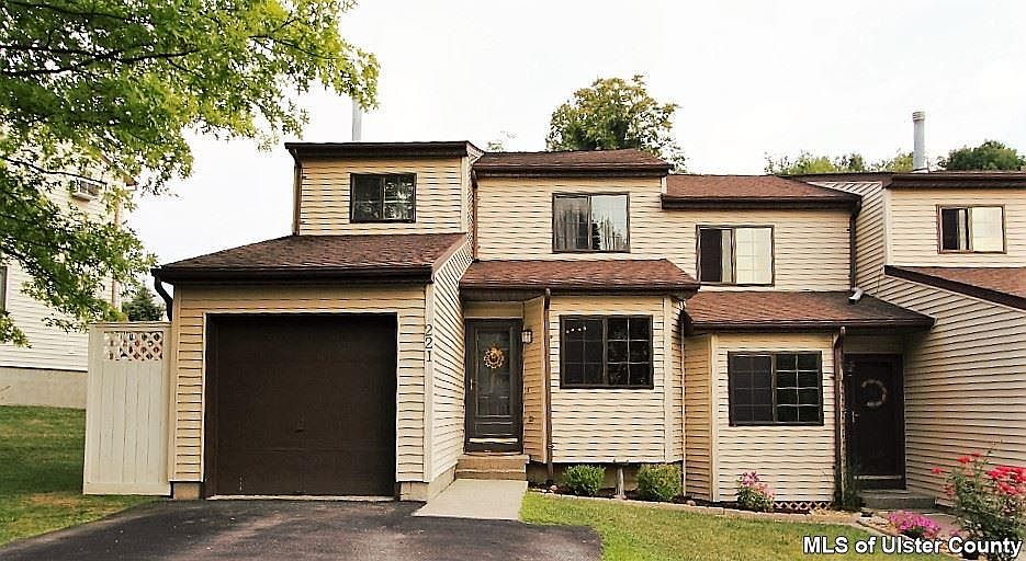 1st image of 221 Sterling Pl