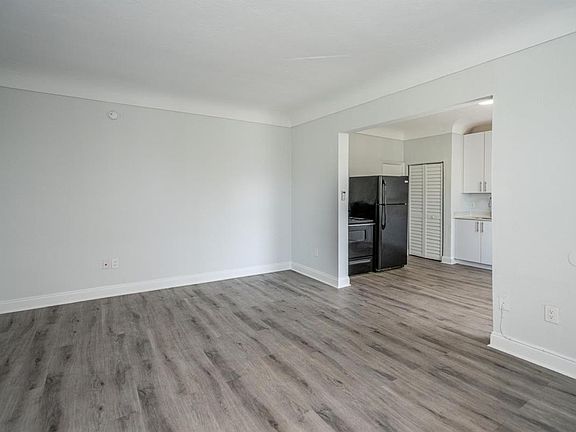 5th image of 501 NE 76th St Unit 15-7610-15
