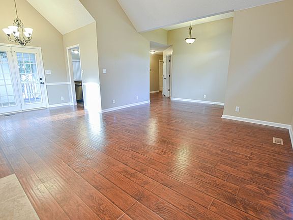 5th image of 807 Isaac Dr