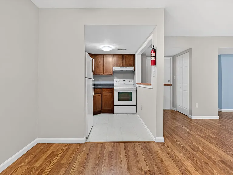 429 Kenyon St NW #T2 — Photo 6