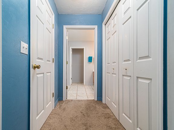 2nd image of 1040 SW Charleston Ct