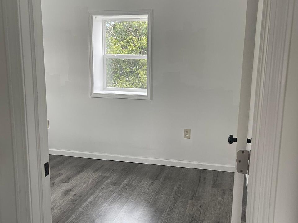 second bedroom.