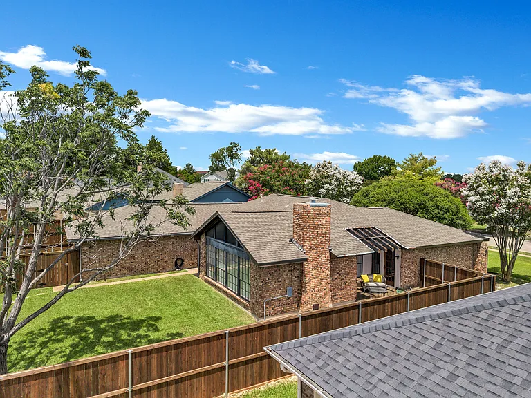 1522 Springtree Cir — Photo 2
