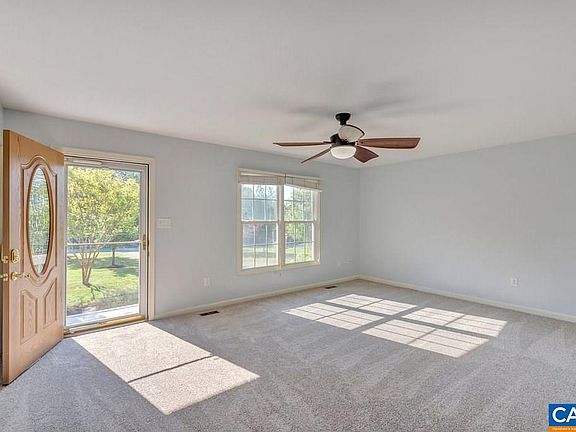 3rd image of 17 Bolling Pl