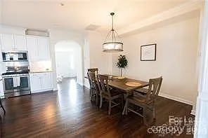 10517 Donahue Dr — Photo 10