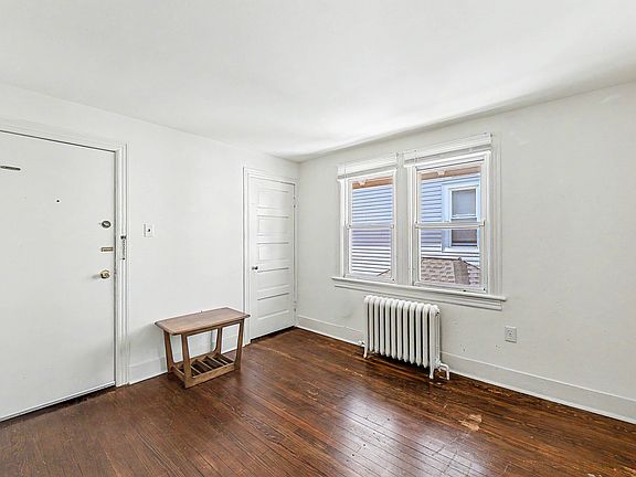 3rd image of 25 S Kingston Ave #4