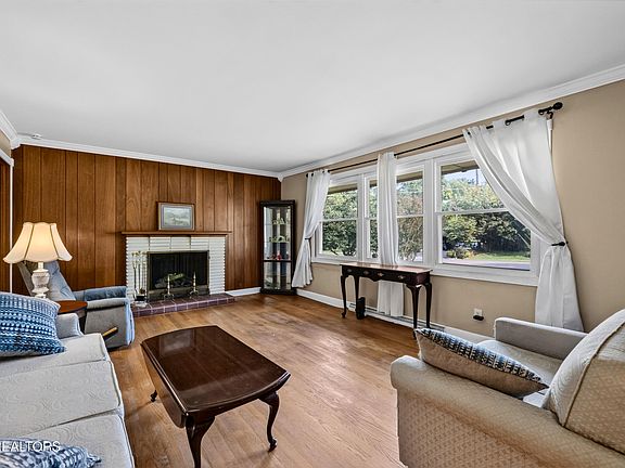 3rd image of 6919 Haverhill Dr