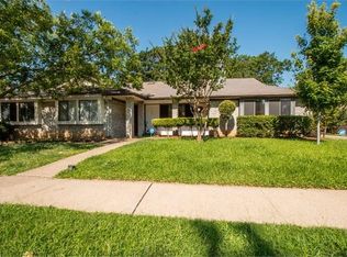 1129 Highpoint Rd, Bedford, TX 76022