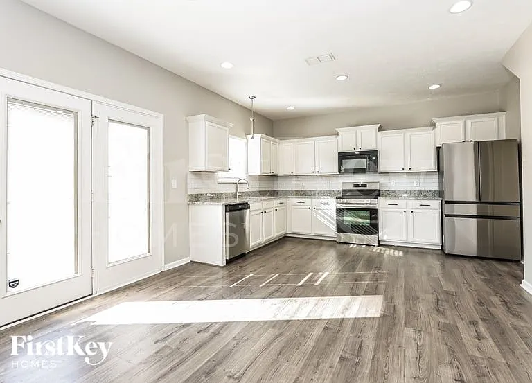 805 Avatar Ct — Photo 4